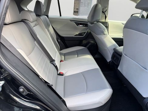 Used 2023 Toyota RAV4 XLE Premium image 13