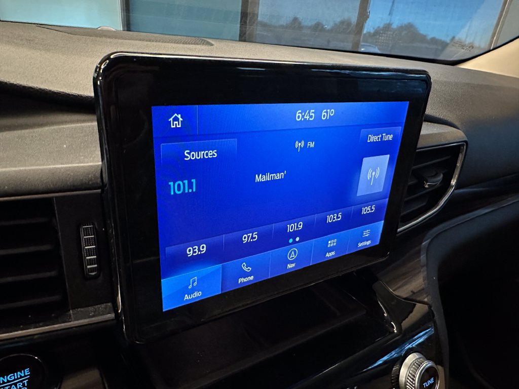 Used 2022 Ford Explorer Limited w/ Equipment Group 301A AWD/4WD image 13