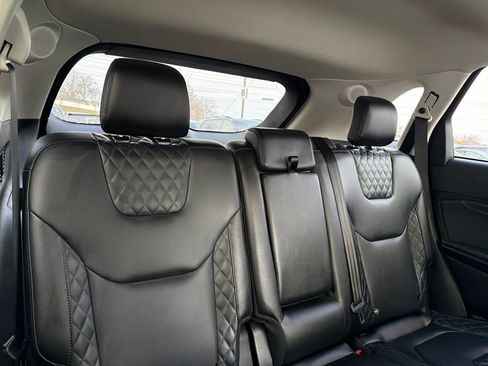 Used 2024 Ford Edge Titanium image 38