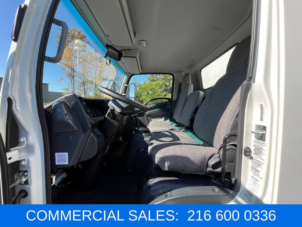Used 2024 Isuzu NPR RWD image 16