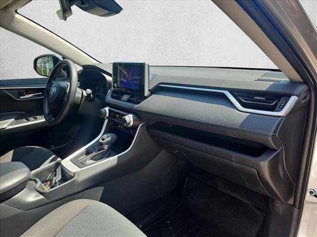 Used 2025 Toyota RAV4 XLE w/ Convenience Package FWD image 20