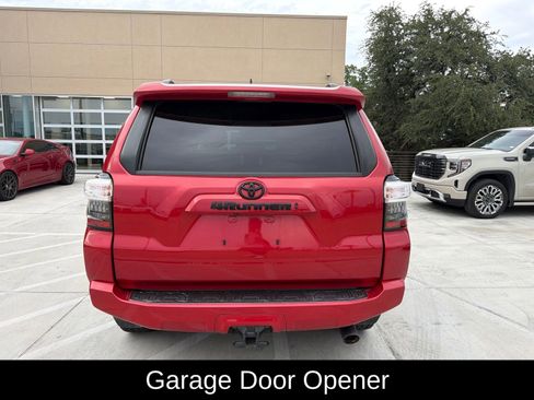 Used 2022 Toyota 4Runner SR5 Premium w/ Moonroof Package RWD image 6
