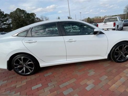 Used 2021 Honda Civic Sport image 2