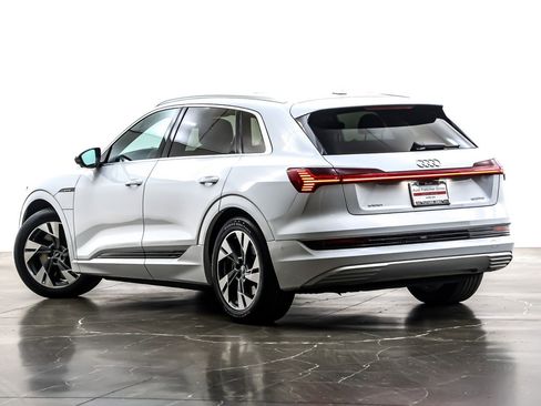 Used 2023 Audi e-tron Premium Plus w/ Premium Plus Package image 12