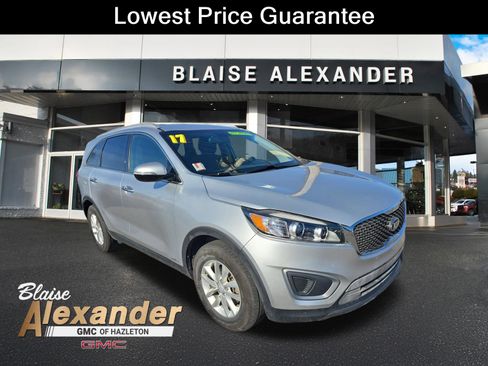 Used 2017 Kia Sorento LX AWD/4WD image 1