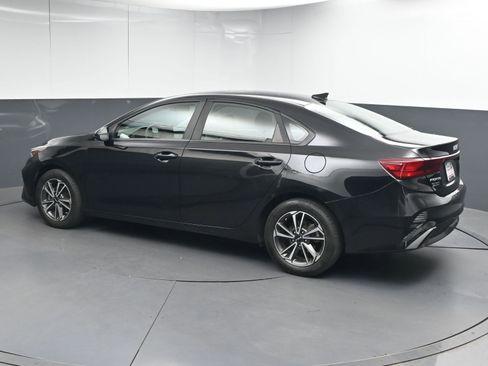 Used 2022 Kia Forte LXS image 6