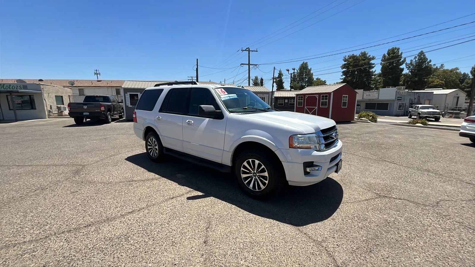 Used 2016 Ford Expedition XLT w/ Equipment Group 201A RWD image 8