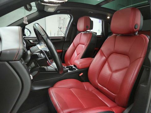 Used 2018 Porsche Macan S image 14