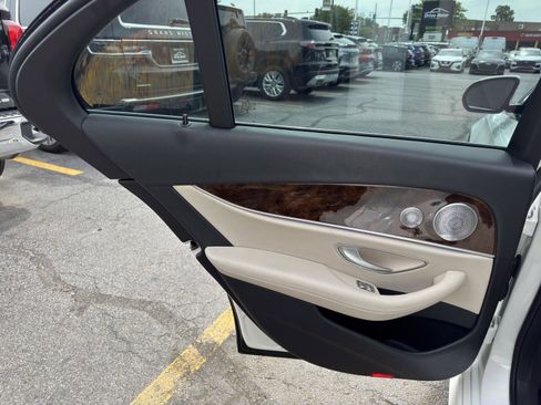 Used 2019 Mercedes-Benz E 300 4MATIC w/ Driver Assistance Package image 23