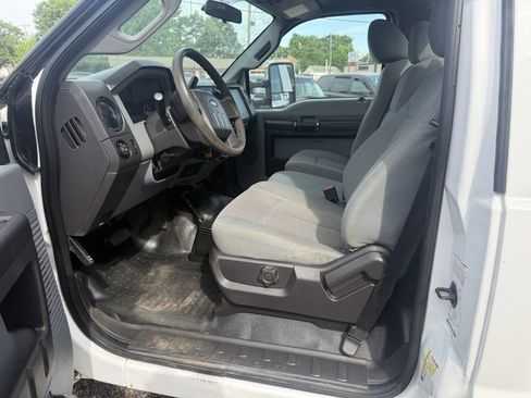 Used 2015 Ford F350 XL image 2