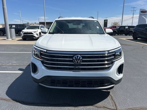 Used 2025 Volkswagen Atlas SE image 23