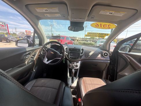 Used 2016 Chevrolet Trax LT w/ LT Convenience Package AWD/4WD image 27