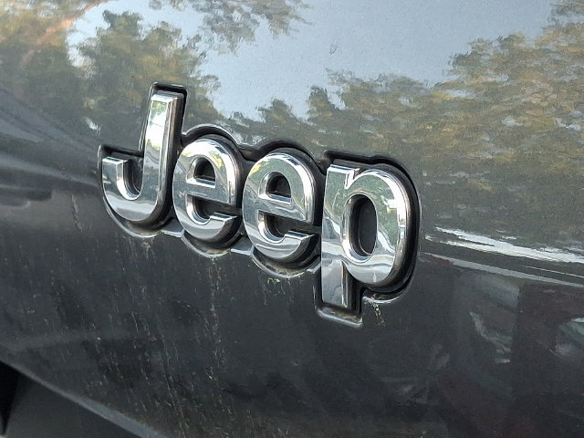 Used 2021 Jeep Grand Cherokee L Limited AWD/4WD image 10