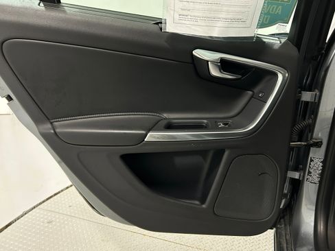 Used 2018 Volvo S60 T5 Inscription Platinum w/ Climate Package AWD/4WD image 27