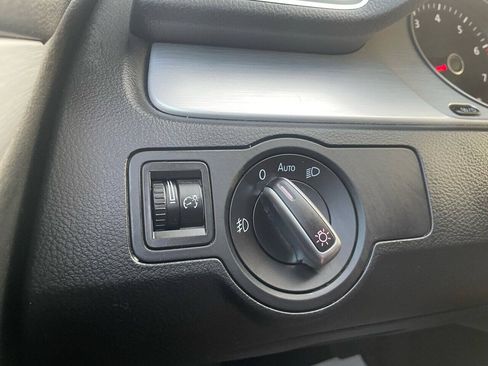 Used 2014 Volkswagen CC Sport FWD image 27