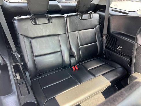 Certified 2022 Ford Explorer XLT w/ Equipment Group 202A AWD/4WD image 17