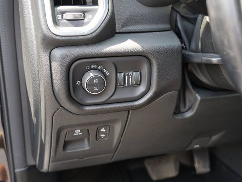 Used 2023 RAM 1500 Laramie AWD/4WD image 17