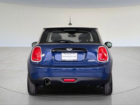 Used 2017 MINI Cooper 2-Door Hardtop image 6