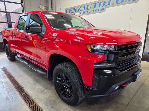 Used 2022 Chevrolet Silverado 1500 LT Trail Boss w/ Bed Protection Package AWD/4WD image 2