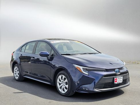 Used 2024 Toyota Corolla LE FWD image 6