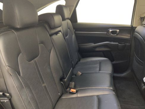 Used 2024 Kia Sorento S w/ Panoramic Sunroof Package FWD image 19