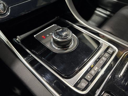 Used 2019 Jaguar XE Prestige AWD/4WD image 67