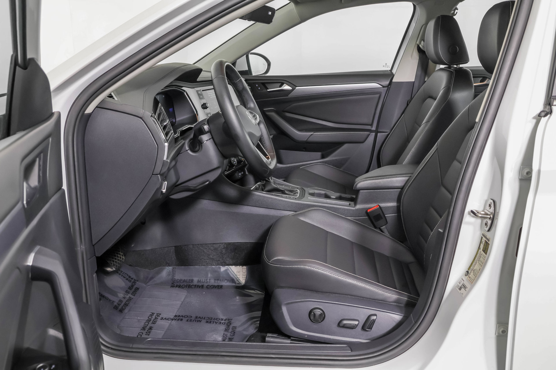 Used 2024 Volkswagen Jetta SE w/ Panoramic Sunroof Package FWD image 7
