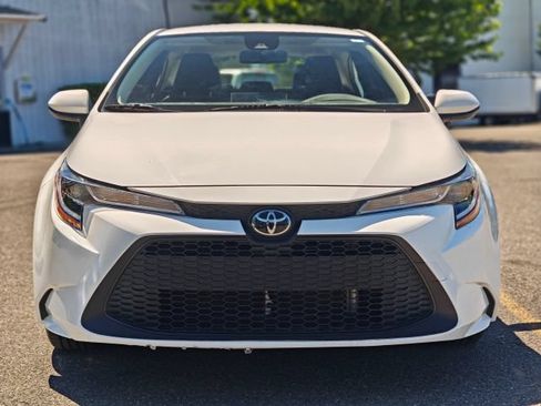 Used 2020 Toyota Corolla LE FWD image 2