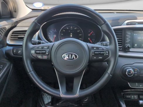 Used 2018 Kia Sorento EX FWD image 17