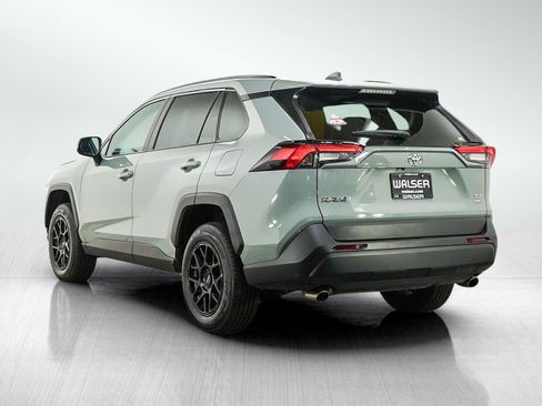 Used 2022 Toyota RAV4 XLE AWD/4WD image 3
