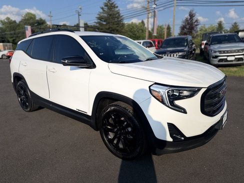 Used 2020 GMC Terrain SLT w/ Preferred Package AWD/4WD image 2