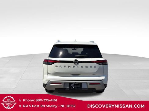 Certified 2024 Nissan Pathfinder SL FWD image 7