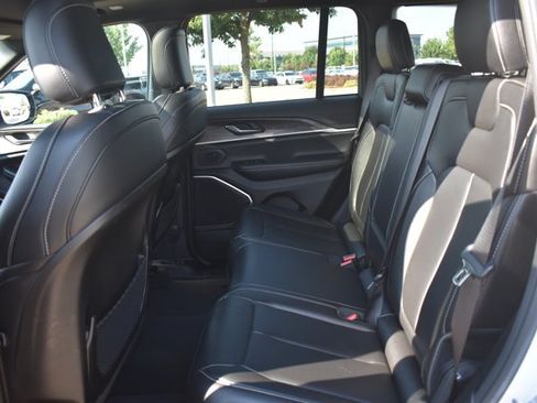 Used 2024 Jeep Grand Cherokee Limited 4xe AWD/4WD image 15
