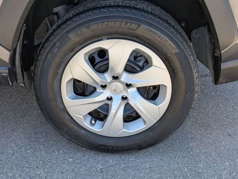 Used 2024 Toyota RAV4 LE image 12