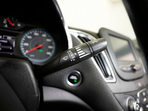 Used 2018 Chevrolet Malibu LT image 24