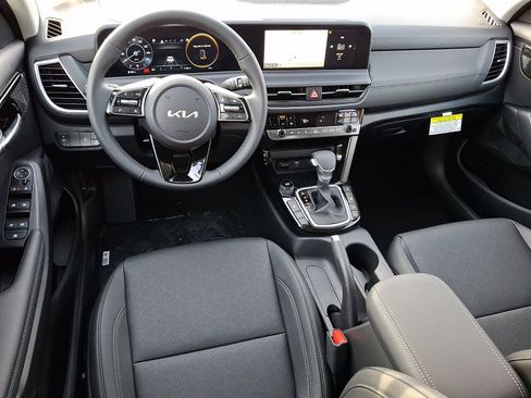 New 2026 Kia Seltos EX image 7