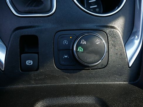 Used 2023 Chevrolet Traverse LT AWD/4WD image 33