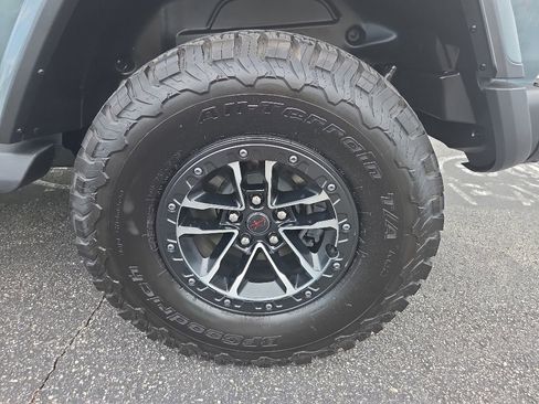 Used 2024 Jeep Wrangler Unlimited Rubicon AWD/4WD image 16