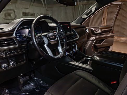 Used 2022 GMC Yukon XL SLE w/ Gmc Pro Safety Plus Package image 12