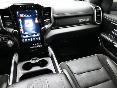 Used 2020 RAM 1500 Laramie w/ Sport Appearance Package AWD/4WD image 38
