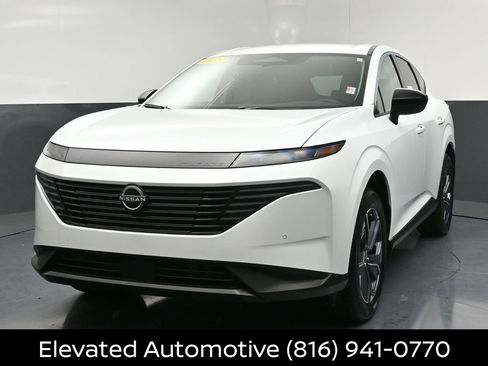 Certified 2025 Nissan Murano SV FWD image 3
