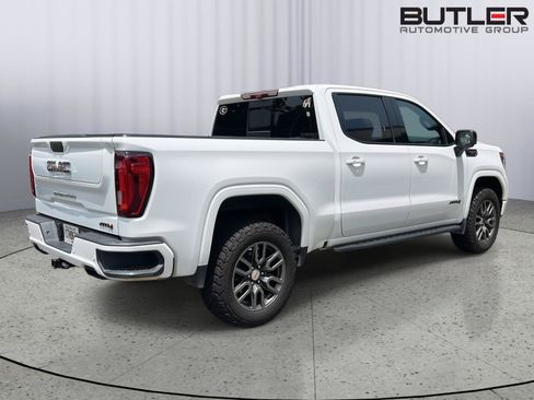 Used 2022 GMC Sierra 1500 AT4 w/ AT4 Premium Package AWD/4WD image 4