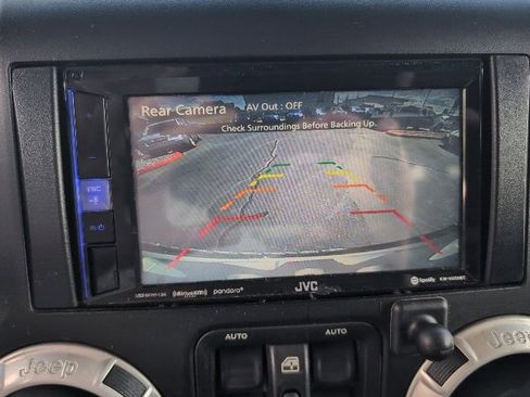 Used 2012 Jeep Wrangler Unlimited Sahara w/ Dual Top Group image 17