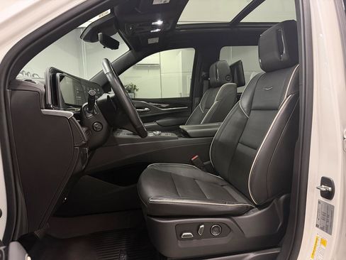 Used 2021 Cadillac Escalade ESV Sport w/ Heavy-Duty Trailer Package AWD/4WD image 8