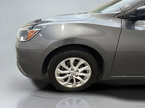 Used 2018 Nissan Sentra SV image 3