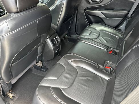 Used 2020 Jeep Cherokee Limited w/ Advanced Safety Group FWD image 14