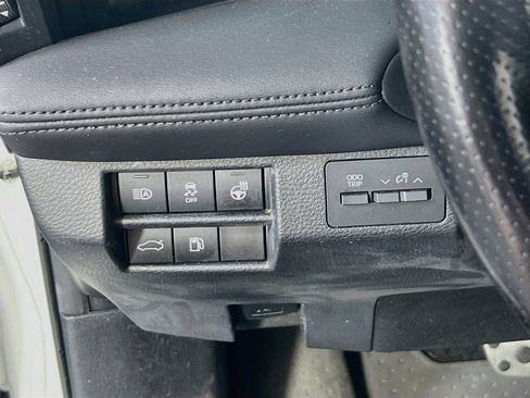 Used 2019 Toyota Avalon Touring w/ All Weather Liner Package FWD image 10