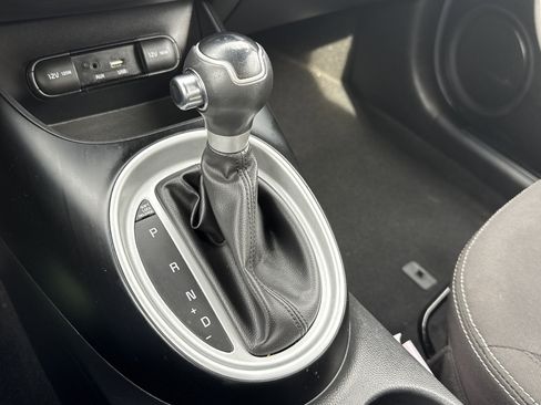 Used 2019 Kia Soul FWD image 15