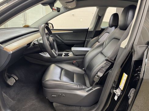 Used 2023 Tesla Model Y Long Range image 12