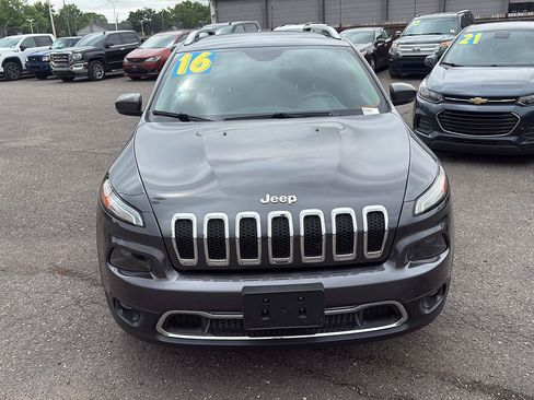 Used 2016 Jeep Cherokee Limited AWD/4WD image 2